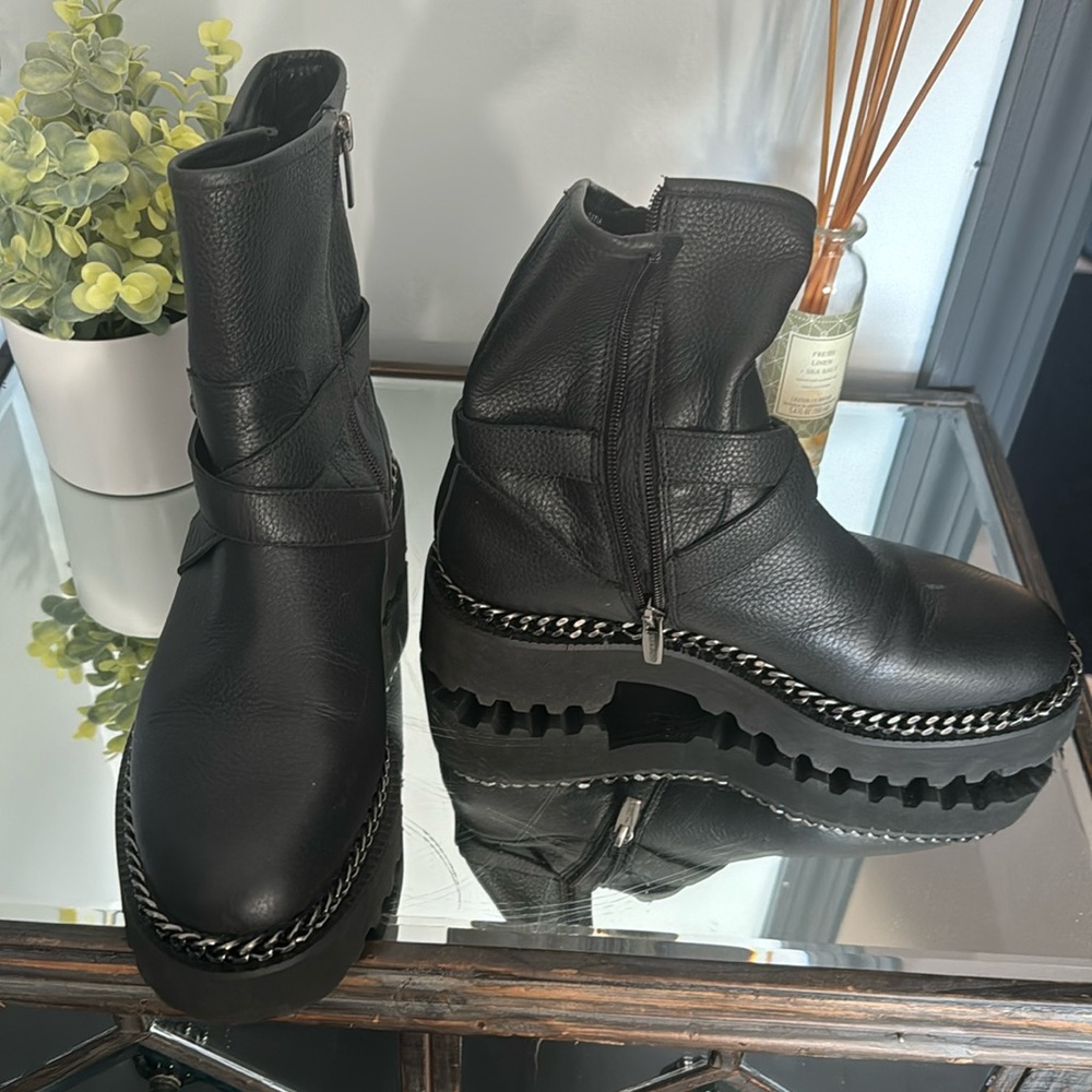 Vince Camuto motorcycle boots